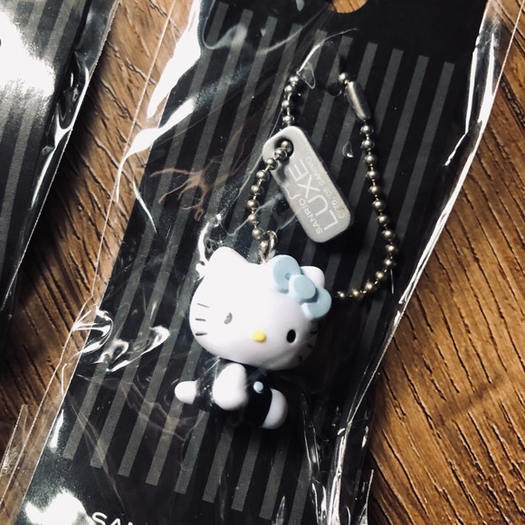 HELLO KITTY-RARE TWO Piece Keychain Set-black & White - Picture 13 of 14